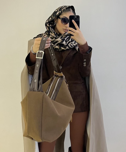 کیف زنانه جیر قهو ه ای دسته چرم دوزیپ نقره ای ترکیبی جیر و چرم