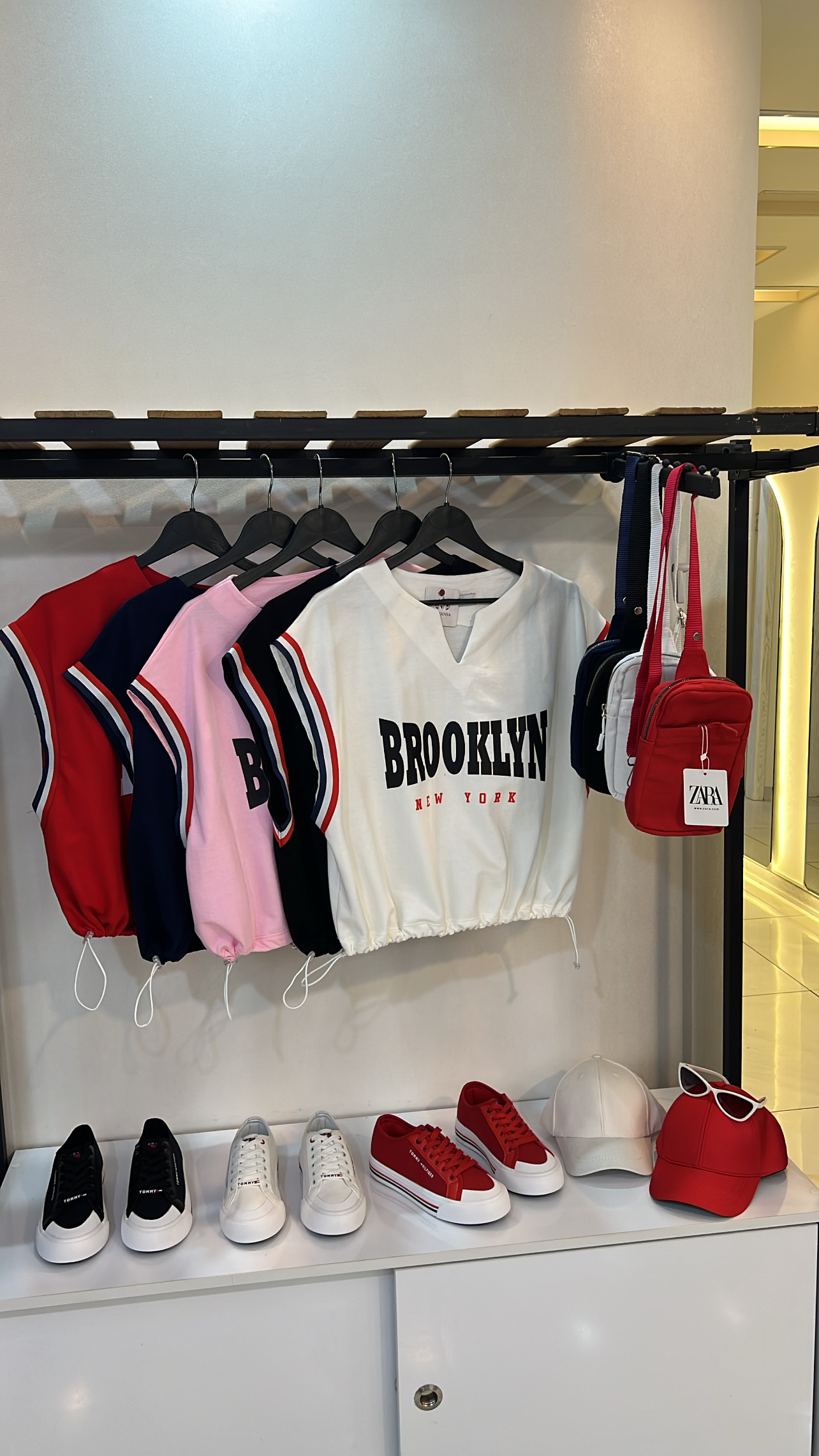 وست زنانه طرح brooklyn